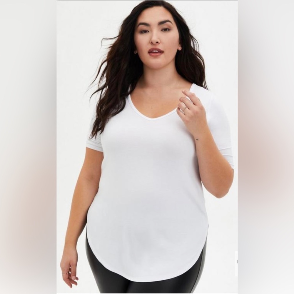 Torrid white favorite tunic super soft shirt tail hem Sz 4X